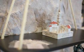 Tchiba In Diocletian'S Palace